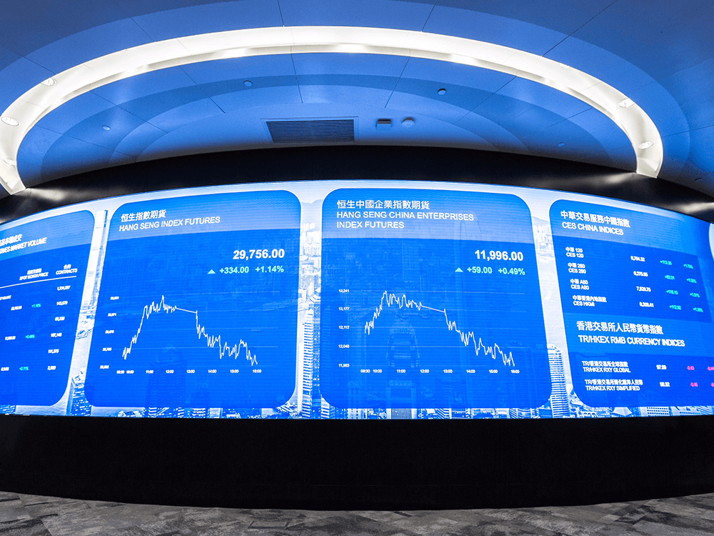 “最具代表性事件便是如今上赛季卫冕冠军江苏苏宁的消失